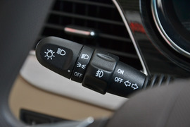 2016款宝骏730 1.5T手动舒适型7座