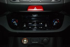 2011款起亚智跑2.0自动两驱 GLS到店实拍
