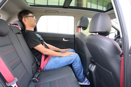 后排空间