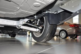 2011款广汽传祺2.0L手动精英版