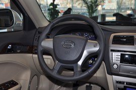 2011款广汽传祺2.0L手动精英版