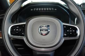 2017款沃尔沃XC90 2.0T T6智尊版