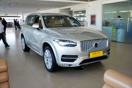 2017款沃尔沃XC90 2.0T T6智尊版