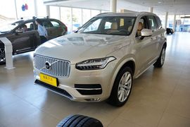 2017款沃尔沃XC90 2.0T T6智尊版