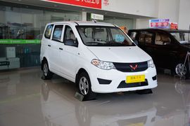 2015款五菱宏光S 1.2L手动基本型国五