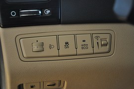 2011款北京现代索纳塔八2.4L DLX
