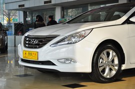 2011款北京现代索纳塔八2.4L DLX