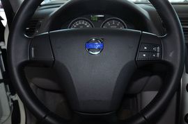 2011款沃尔沃S40 2.0L手自一体智尚版