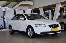 2011款沃尔沃S40 2.0L手自一体智尚版