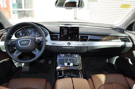 2011款奥迪A8L 3.0T 豪华型低功率版