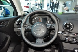 2016款奥迪A3 Limousine 35TFSI自动领英型