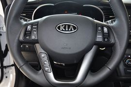 2011款起亚K5 2.0L PREMIUM