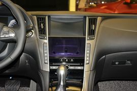 2016款英菲尼迪Q50L 2.0T进取版