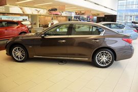 2016款英菲尼迪Q50L 2.0T进取版