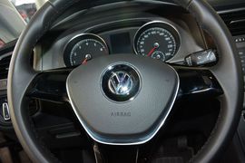 2016款大众高尔夫1.6L自动时尚型