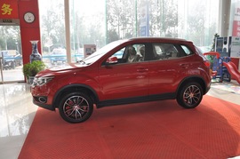 2016款一汽吉林森雅R7 1.6L 手动豪华型