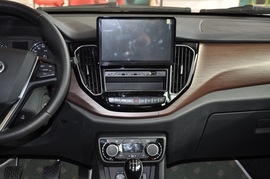 2016款一汽吉林森雅R7 1.6L 手动豪华型