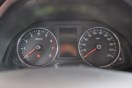 2016款一汽吉林森雅R7 1.6L 手动豪华型