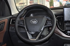 2016款一汽吉林森雅R7 1.6L 手动豪华型