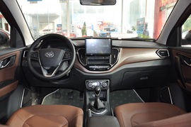 2016款一汽吉林森雅R7 1.6L 手动豪华型