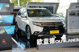 2016款三菱欧蓝德 2.4L四驱豪华版 7座