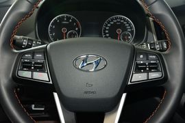 2016款现代ix25 1.6T双离合两驱智能型GLS