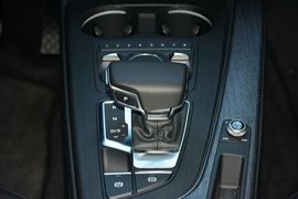 2017款奥迪A4L 45TFSI quattro 风尚型