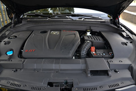 2017款众泰SR9 2.0T手动极致之梦