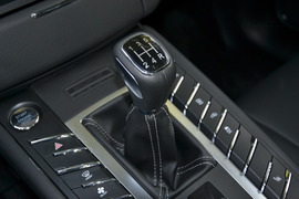 2017款众泰SR9 2.0T手动极致之梦