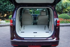 2017款上汽通用别克GL8 28T Avenir