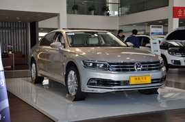 2016款上汽大众辉昂 380TSI 两驱行政旗舰版