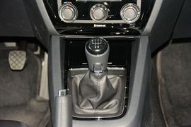 2017款大众速腾1.6L手动舒适型