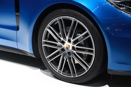 保时捷Panamera 4S广州车展实拍