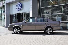 2011款一汽大众捷达1.6L手动 200万辆纪念版