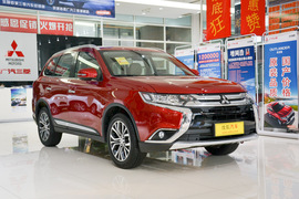 2016款三菱欧蓝德 2.4L四驱尊贵版 7座