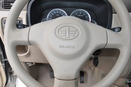 2011款一汽森雅M80 1.5L手动舒适型(5座)