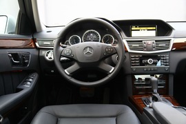 北京奔驰E200L CGI优雅型试驾实拍