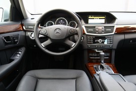 北京奔驰E200L CGI优雅型试驾实拍