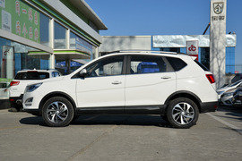 2016款宝骏560 1.8L AMT智能手动豪华型