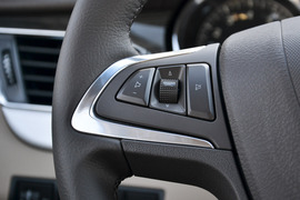 2016款宝骏730 1.8L AMT智能手动豪华型