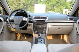 2011款奔腾B70 2.0AT 豪华型