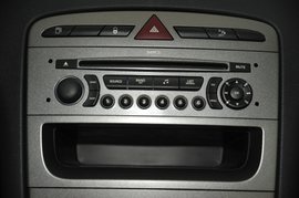 2010款标致408 1.6L手动舒适版