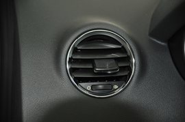 2010款东风标致408 2.0L手自一体豪华版