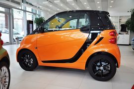 2011款smart fortwo 1.0MHD硬顶燃橙版
