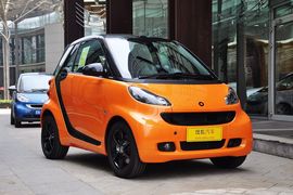2011款smart fortwo 1.0T敞篷燃橙版