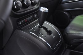 2011款JEEP指南者豪华导航版到店实拍