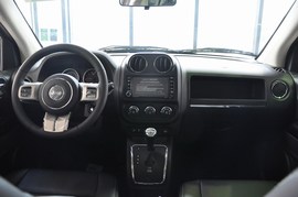 2011款JEEP指南者豪华导航版到店实拍