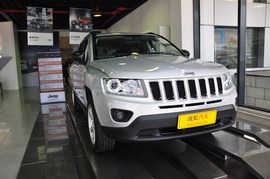 2011款JEEP指南者豪华导航版到店实拍