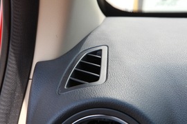 2010款荣威350 1.5L自动讯豪版到店实拍