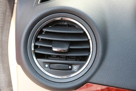 2010款荣威350 1.5L自动讯豪版到店实拍